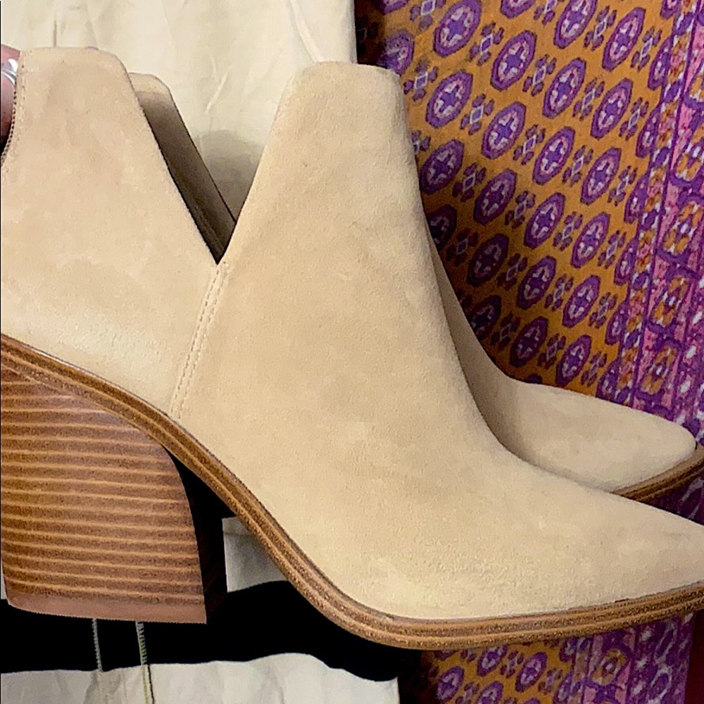 Vince Camuto Gigietta Booties 👢